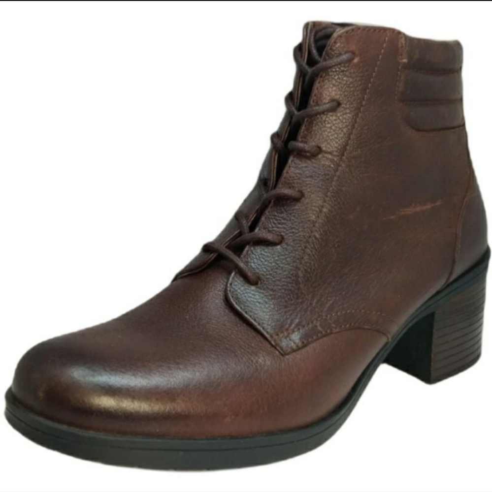 Clarks boots